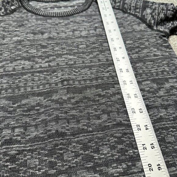 Lululemon Rest Less Pullover in Heathered Grey Geometric Size 6 - Picture 5 of 6